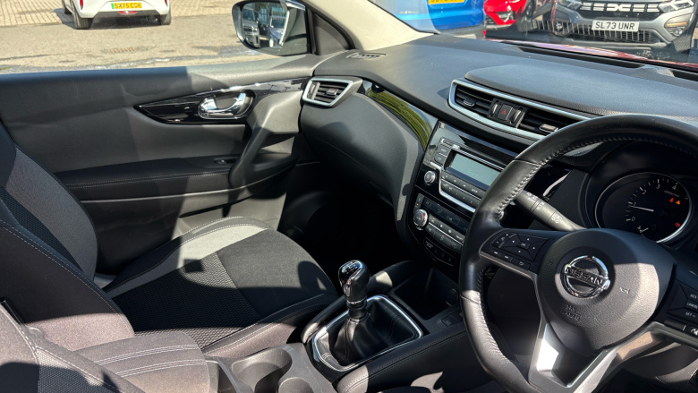 Nissan Qashqai 1.2 DiG-T Acenta 5dr Petrol Hatchback